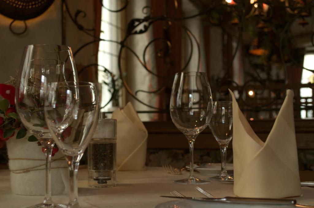 Hotel Restaurant Baeren Фройденштадт Экстерьер фото